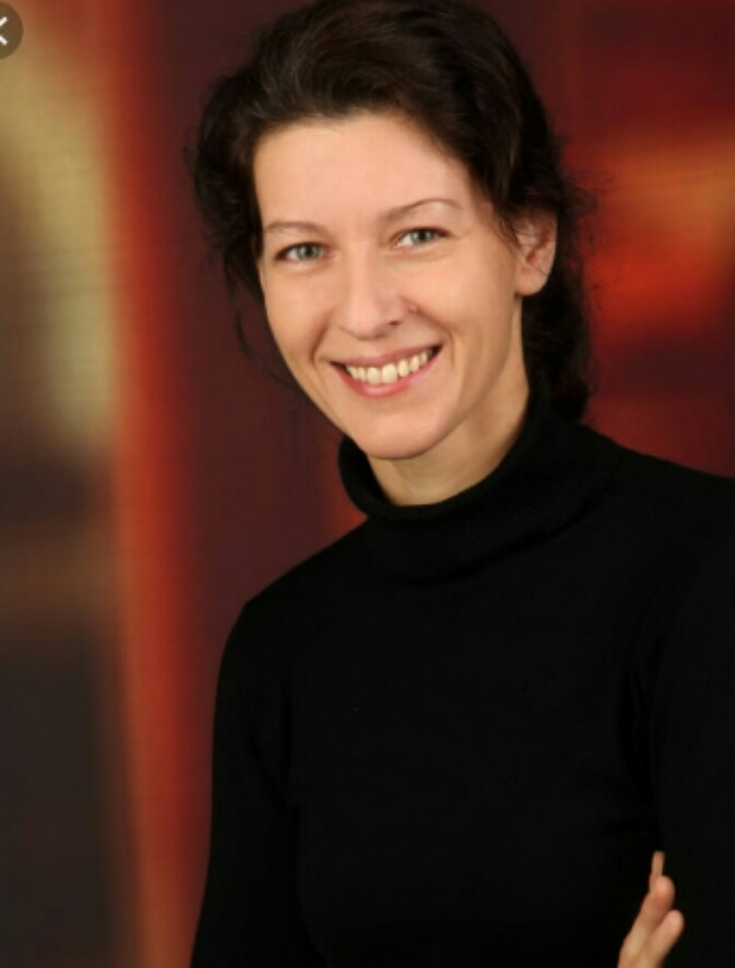 </p>
<p style="text-align: center;"><span style="font-size: 14px;">Mag. Karin Müller</span></p>
<p>